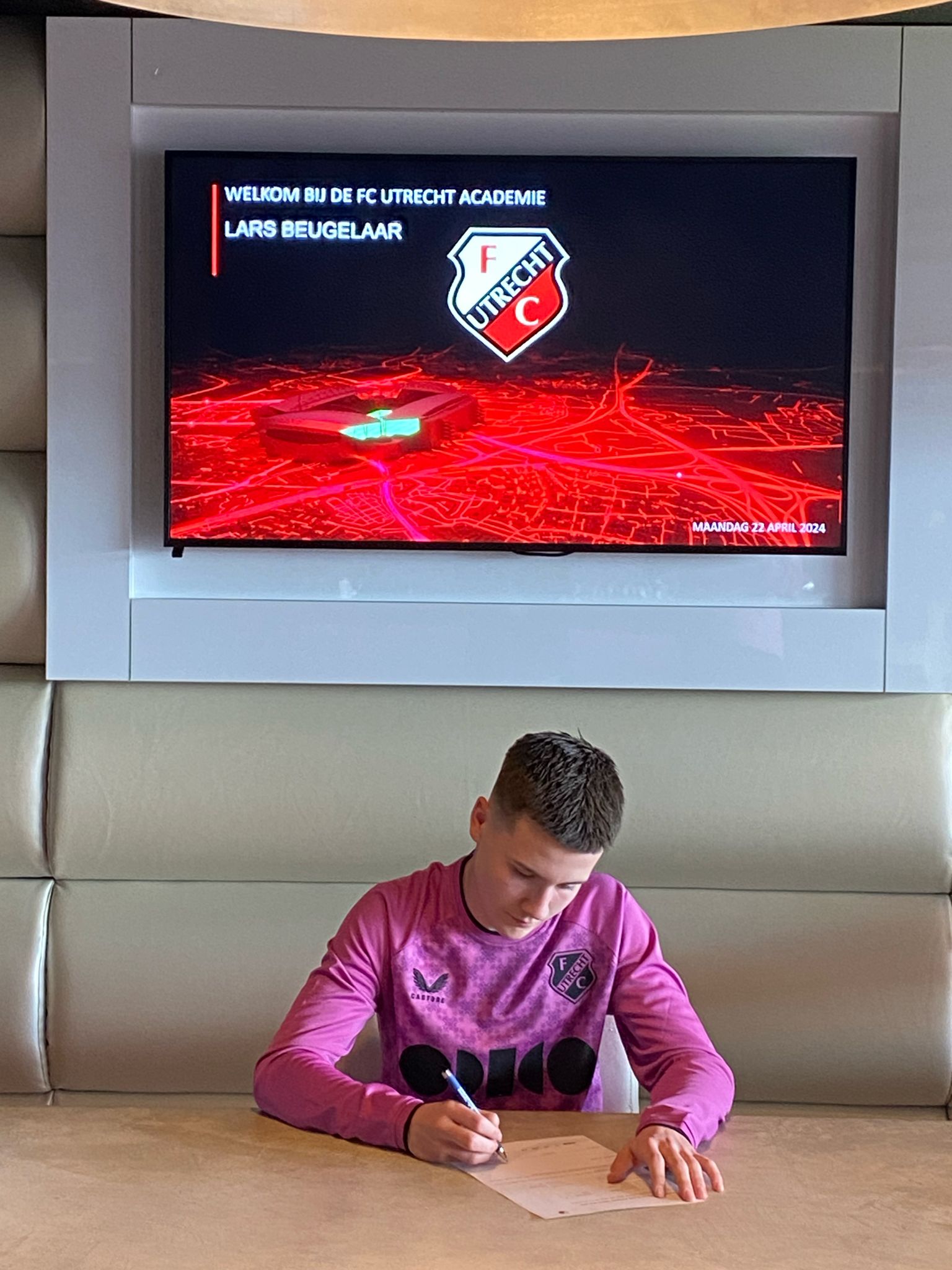 Lars Beugelaar (JO15-1) naar FC Utrecht