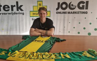 Justen Kuiper blijft 💚💛 bij SV Huizen – klaar om te schitteren!