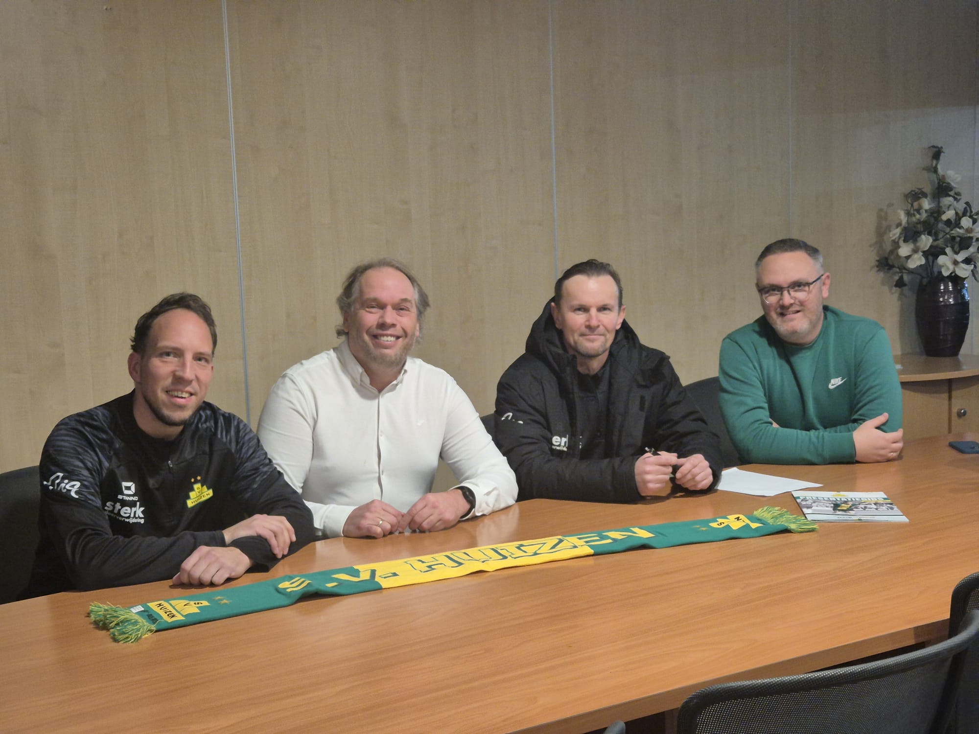 Robert de Groot bijgetekend heeft voor een extra jaar als hoofdtrainer van s.v. Huizen