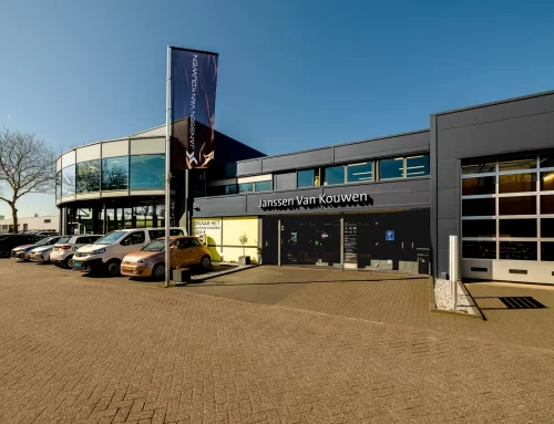 Janssen van Kouwen tekent een nieuw sponsorcontract met S.V. Huizen en wordt BRONS sponsor!