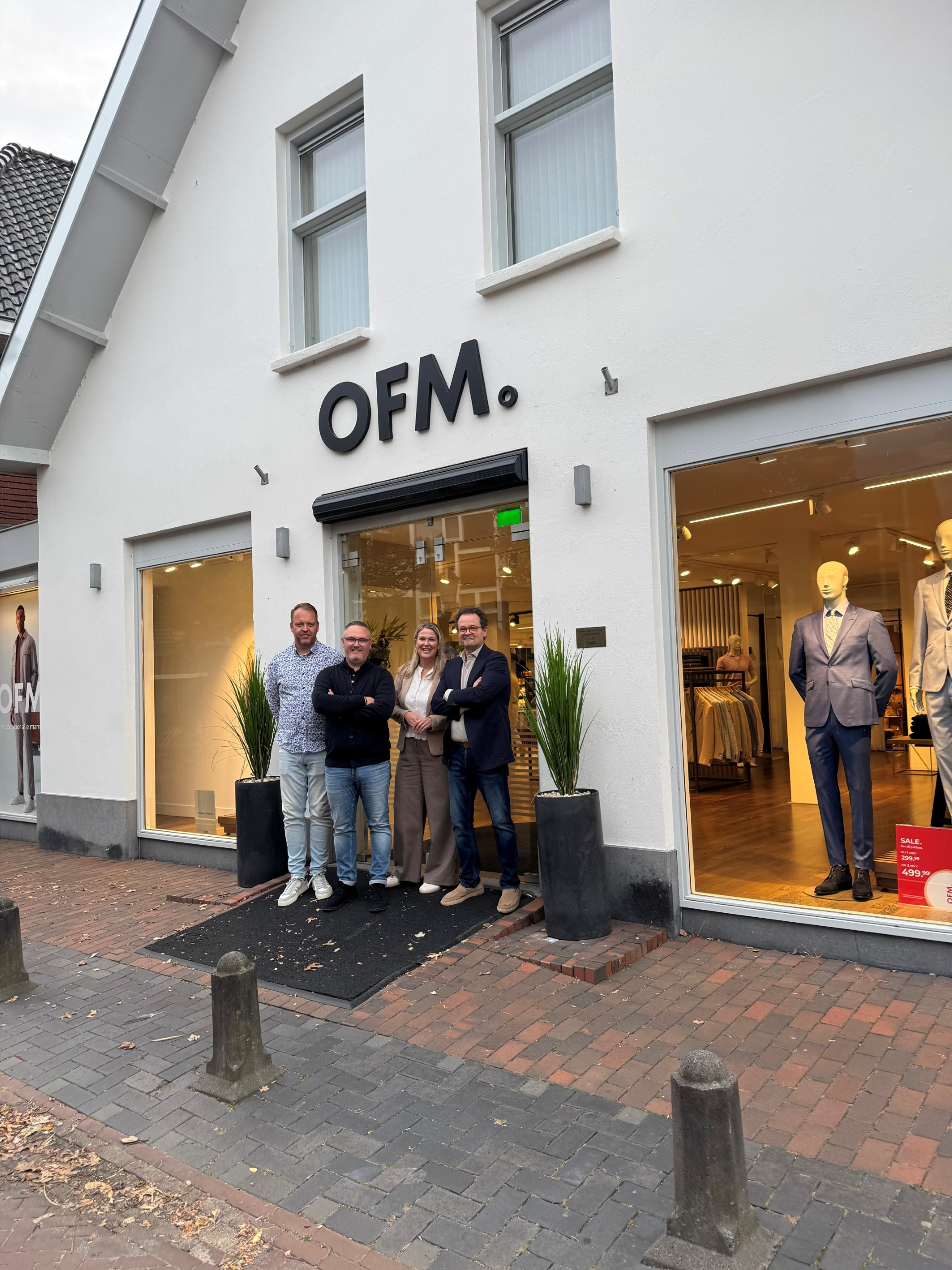 Yvo Eckhart, Dennis Molenaar, Brenda Schipper en Marc Ros (Storemanager OFM.)